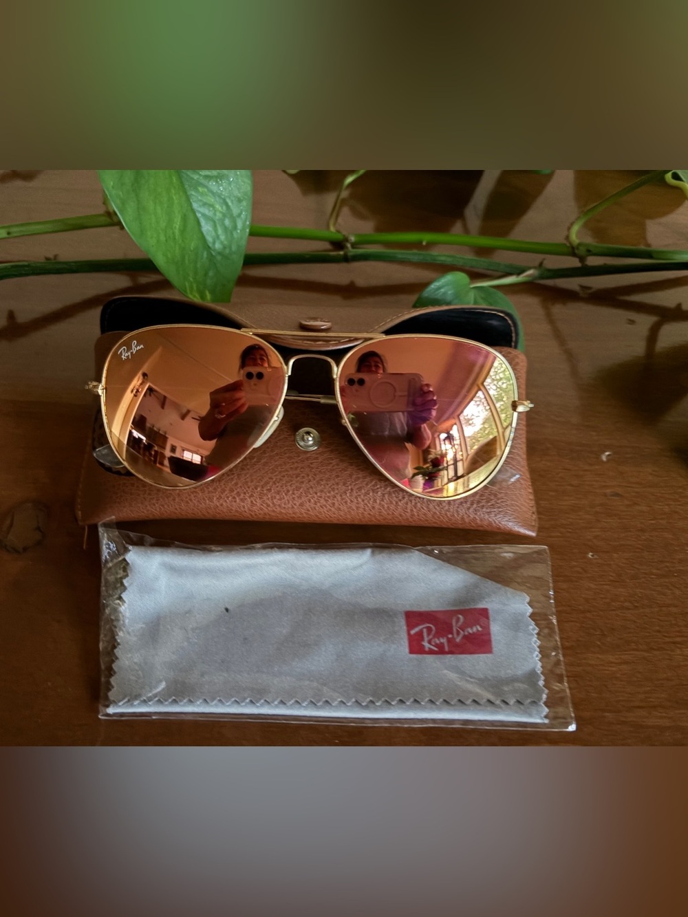 Ray-Ban Women's Aviator Sunglasses in Gold with Rose Gold Mirrored Lenses